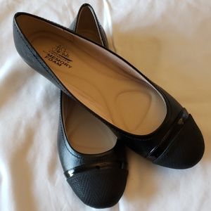 NWOT, Life Stride velocity with memory foam flats